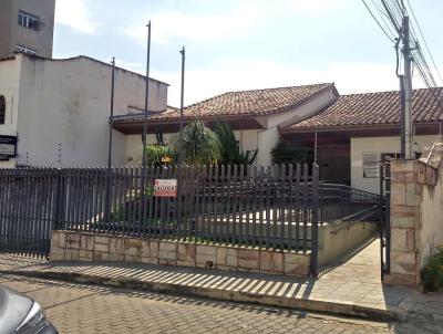 Casa para Venda, em Manhuaçu, bairro Centro, 4 dormitórios, 3 banheiros, 2 suítes, 5 vagas